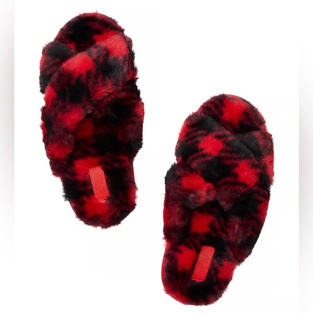 NEW** Victoria’s Secret Fluffy Slippers